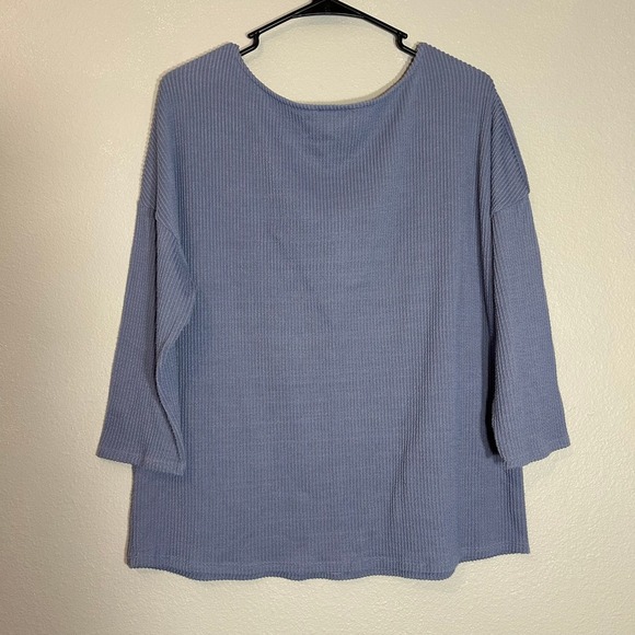 W5 Ribbed Knit Tunic Top Button Accent 3/4 Sleeve Periwinkle Blue Size Unknown - Picture 2 of 4